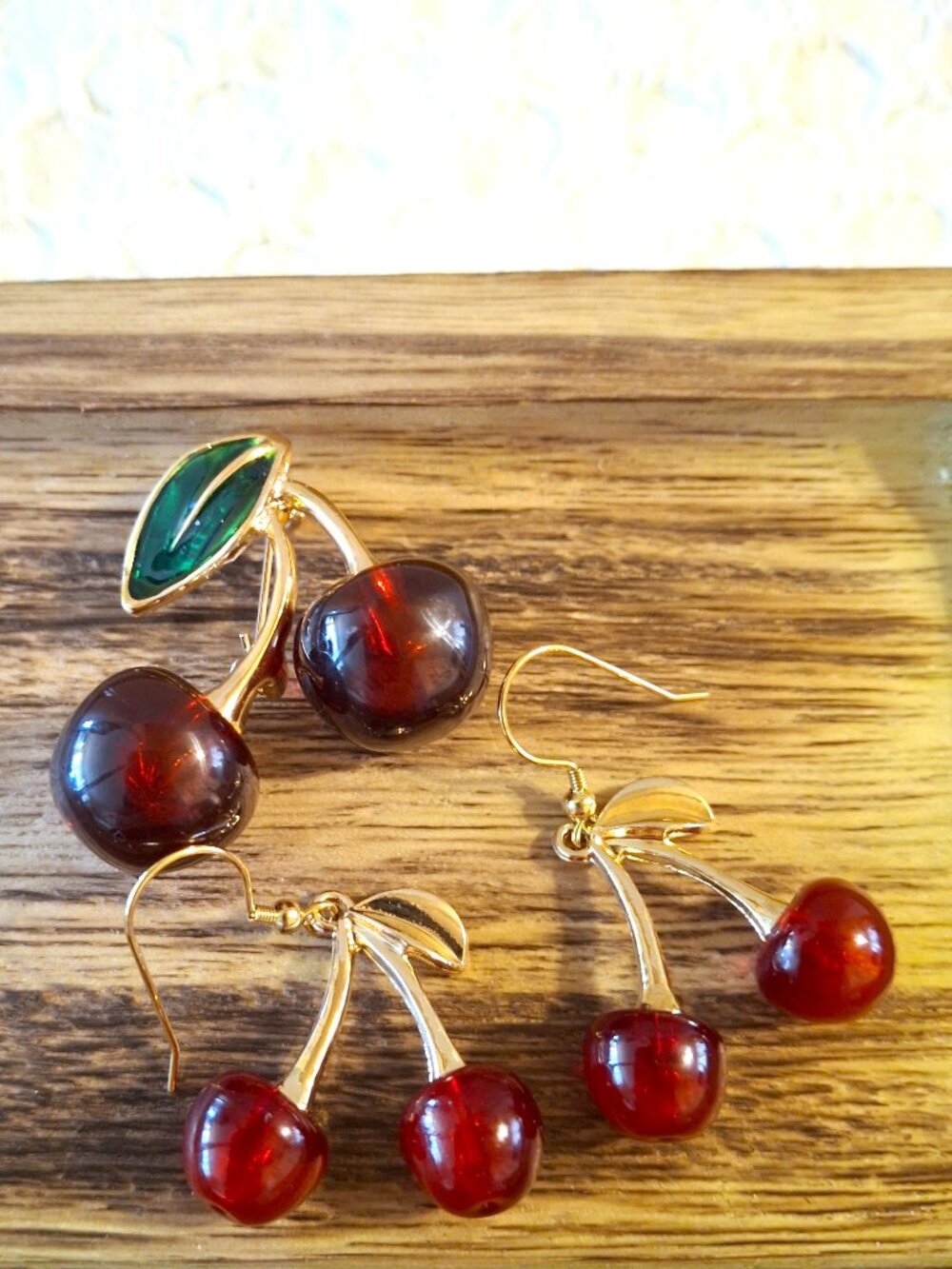 Cherry Brooch and Dangle Drop Earrings Set Translucent Red with Gold Tone NWOT 5